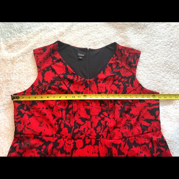 Simply Emma Gorgeous Red & Black Slimming Vneck Dress - Picture 7 of 10